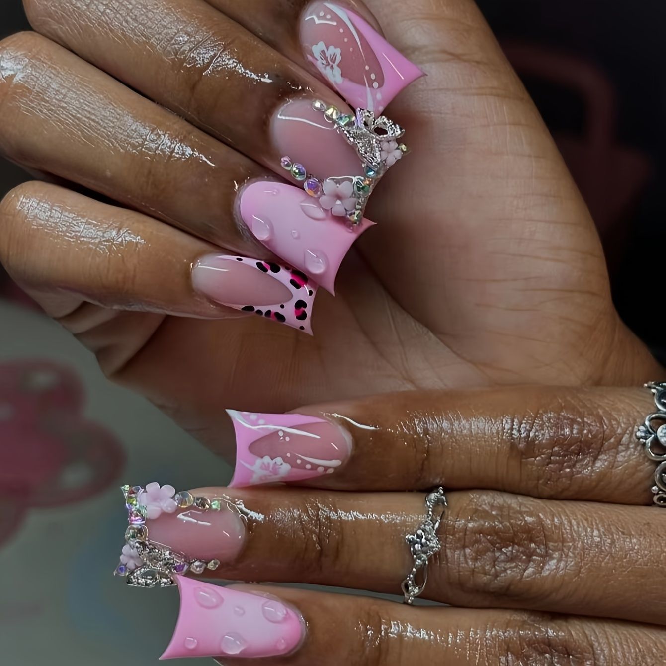Dekoratives Press-On Nagelkunst Set Brehn