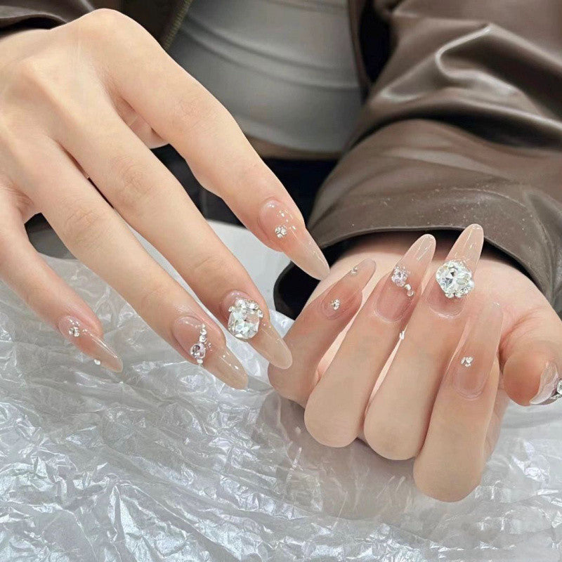 Dekorative Strass Nagelkunst Brehn