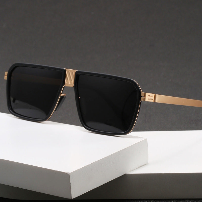 Damen modische Sonnenbrille im modernen, eckigen Design Brehn