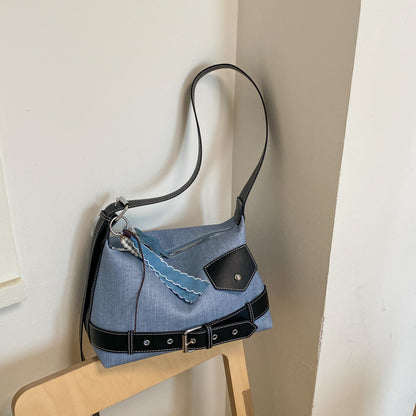Lässige Denim-Schultertasche