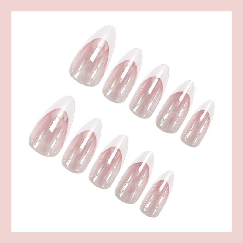 Kunstnagelset mit glamourösen French-Designs Brehn