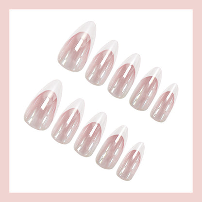 Kunstnagelset mit glamourösen French-Designs Brehn