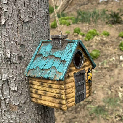 Dekoratives Vogelhaus im rustikalen Baustil Brehn