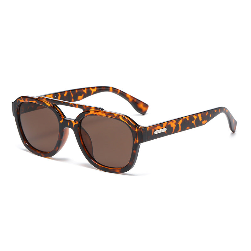 Damen stilvolle Sonnenbrille im modernen Design Brehn