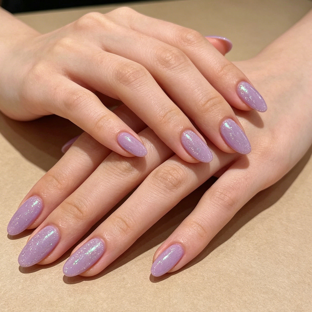 Glitzernde mandelförmige Nagelkunstverlängerungen Brehn