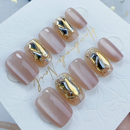 Handgefertigtes dekoratives Nagelset Brehn