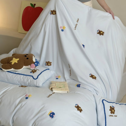 Kinder-Bettwäsche-Set mit Chenille-Teddystickerei und Kontrastkeder