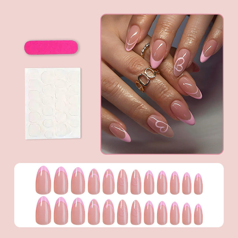 Kunstnagelset mit elegantem French-Tip und romantischen Akzenten Brehn