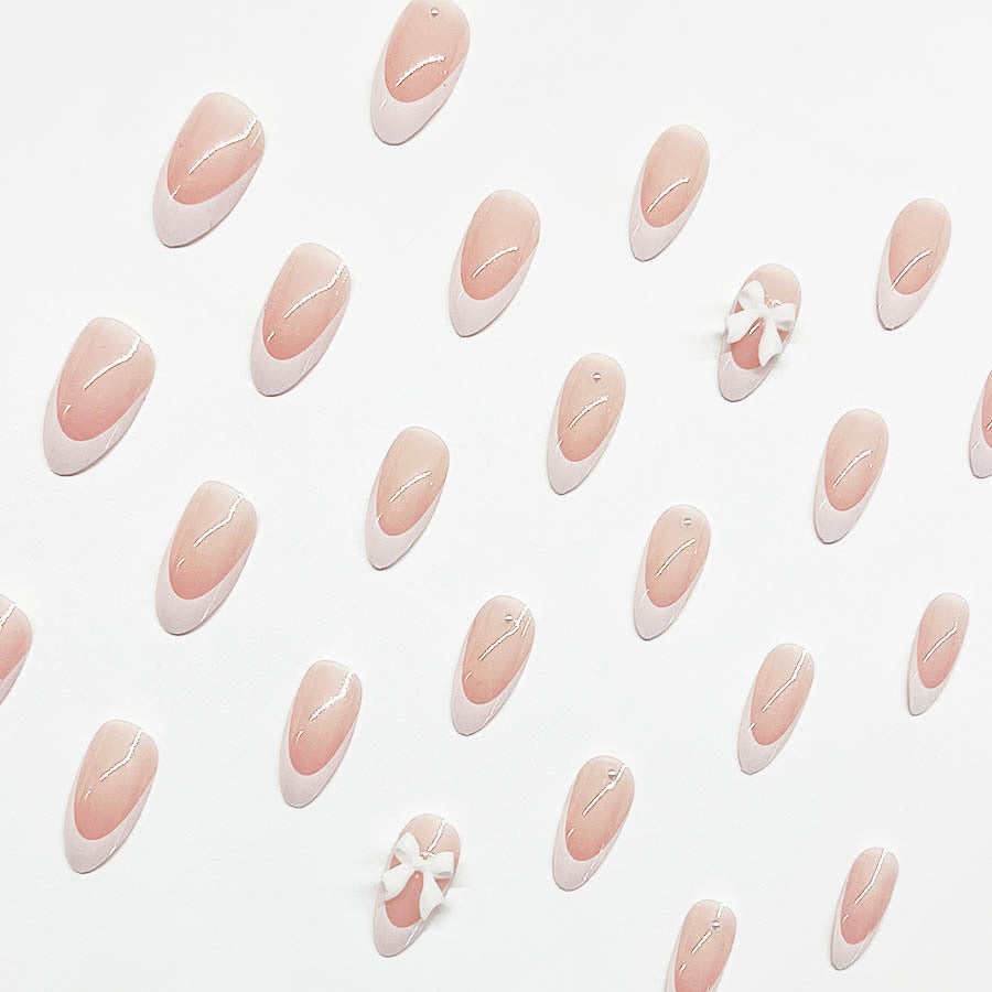 Kunstnagelset mit luxuriösen 3D-Schleifenverzierungen Brehn