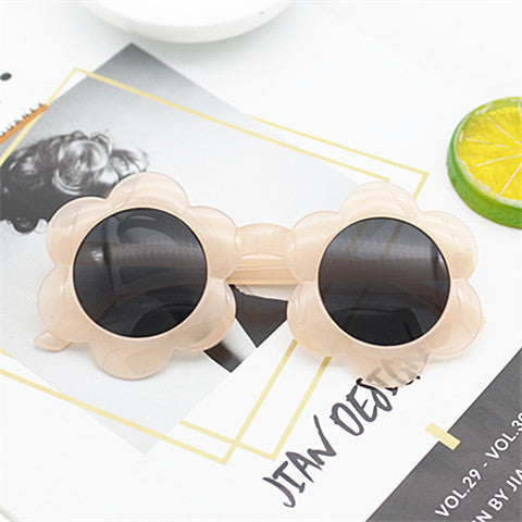 Damen Sonnenbrille im verspielten Blumenmuster Brehn