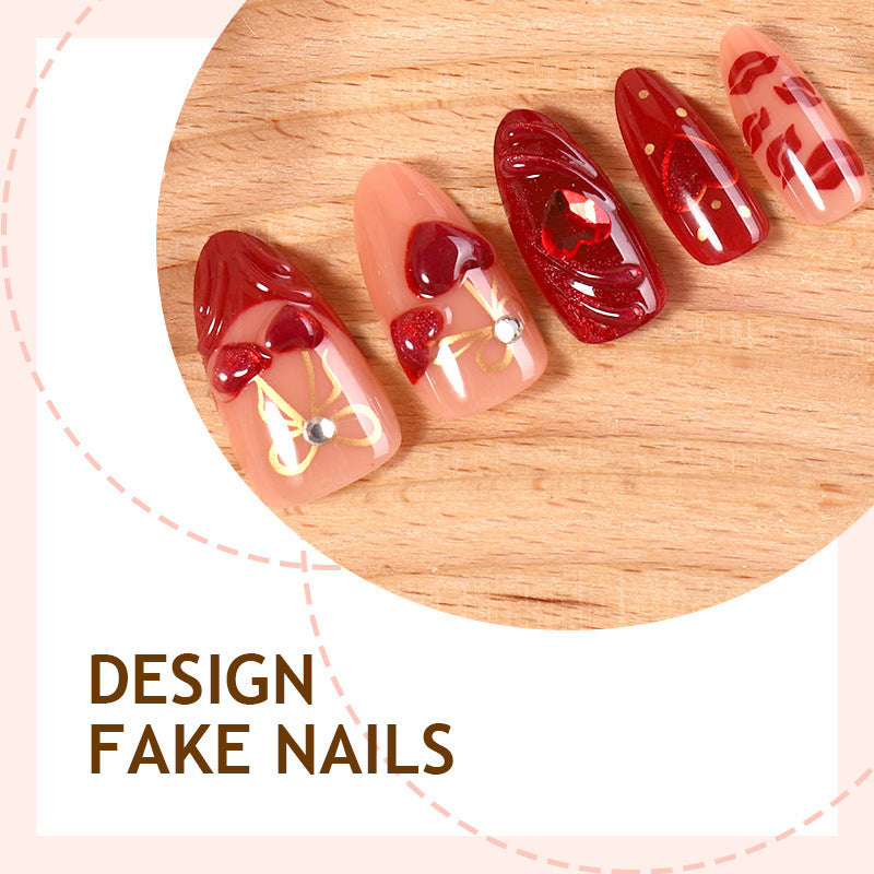Kreatives Kunstnagelset mit eleganten Herzen und zarten Designs Brehn