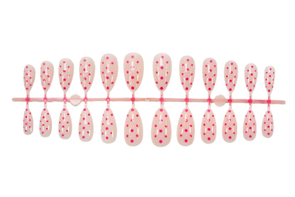 Kunstnagelset mit verspielten Punkten und elegantem Design Brehn