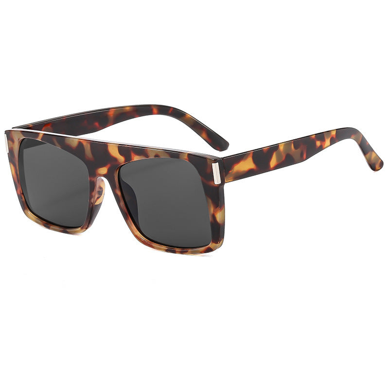 Damen Oversized Sonnenbrille mit schützenden Gläsern und trendy Rahmen Brehn