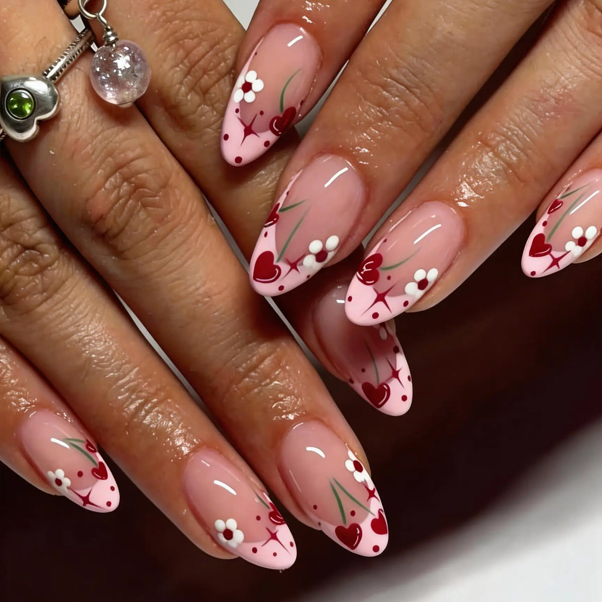 Dekorative Nagelkunst