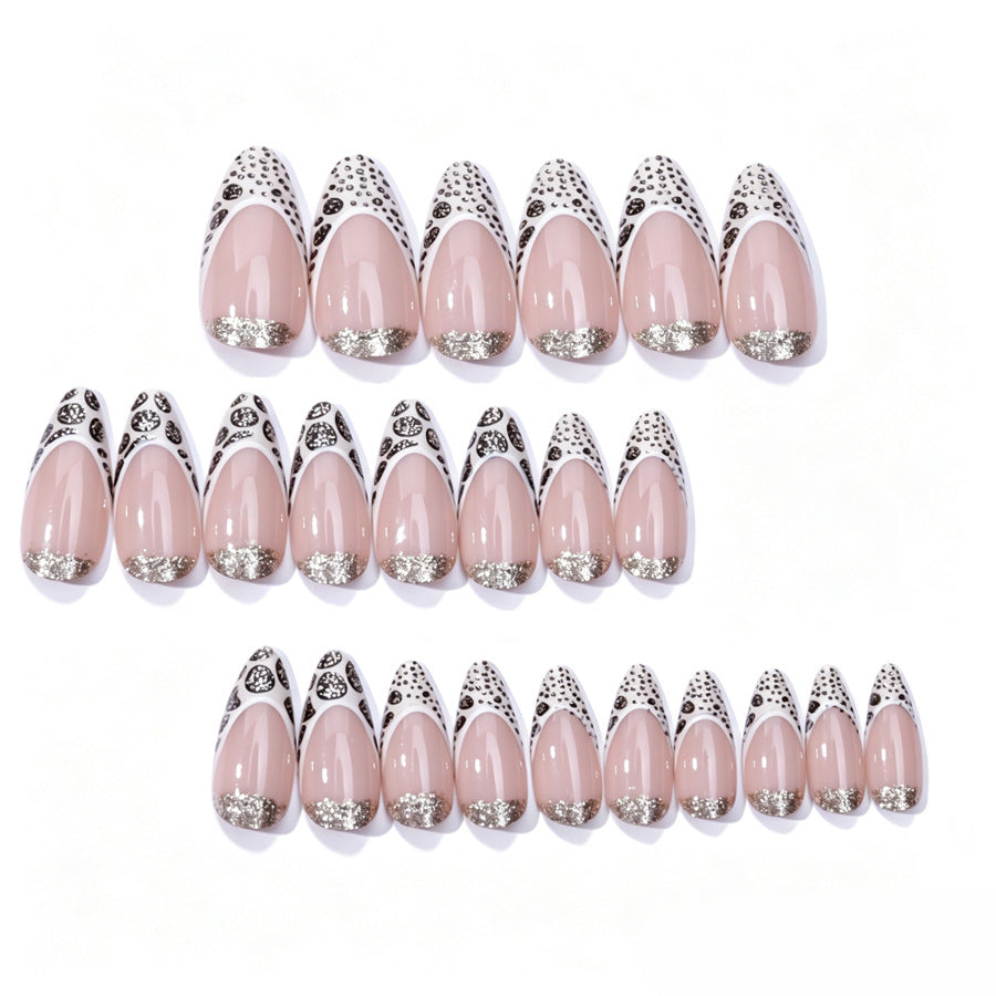 Glamouröse Stiletto Nagelkunst Brehn