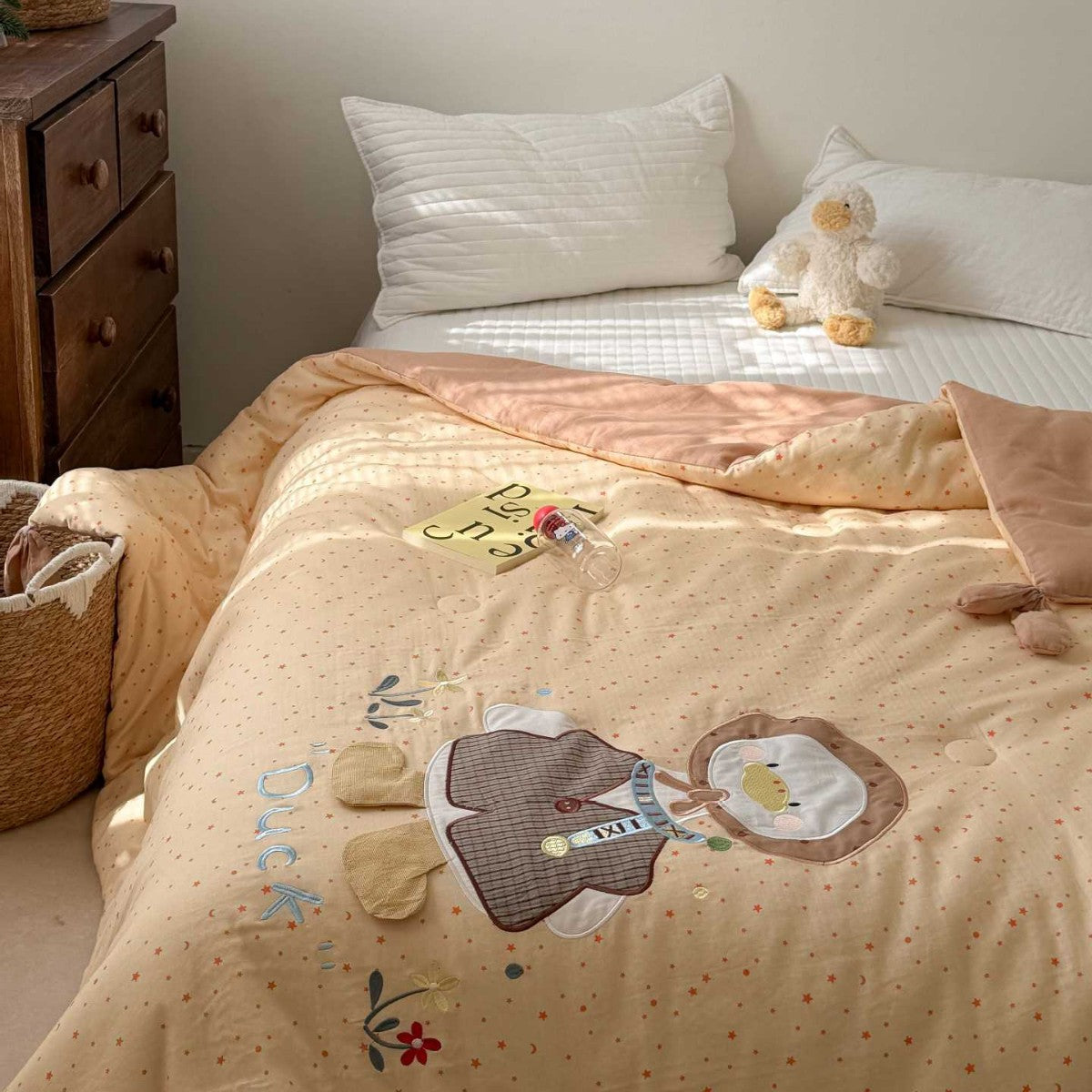 Kuschelige Kinder-Steppdecke mit niedlicher Hunde-Applikation