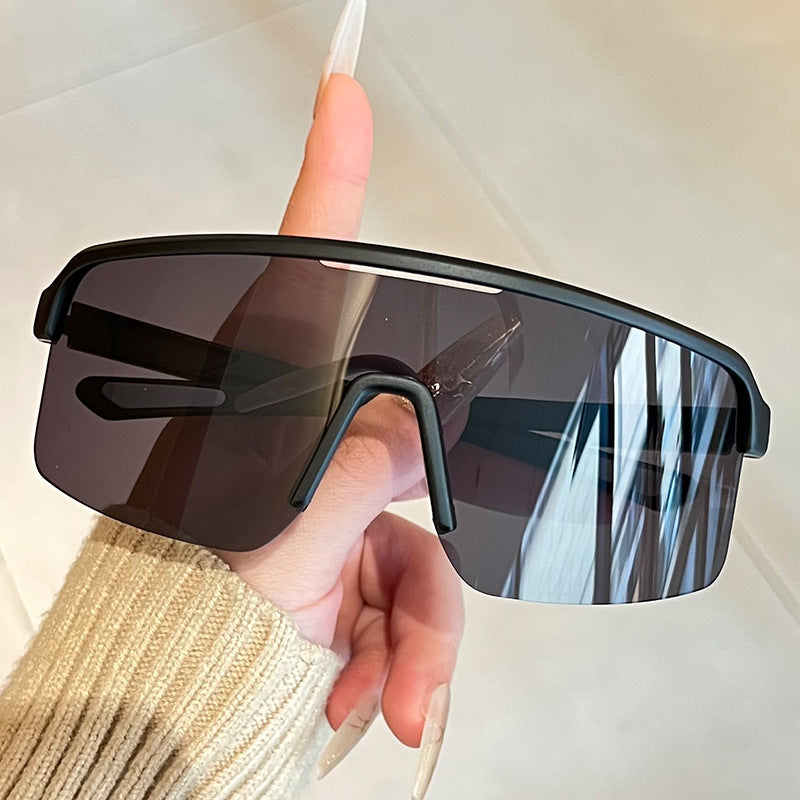 Unisex nan sportliche Shield-Sonnenbrille mit durchgehendem Visierglas und rutschfesten Nasenpads Brehn