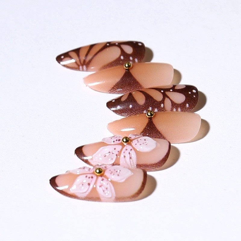 Kunstnagelset mit exquisiten floralen Motiven Brehn