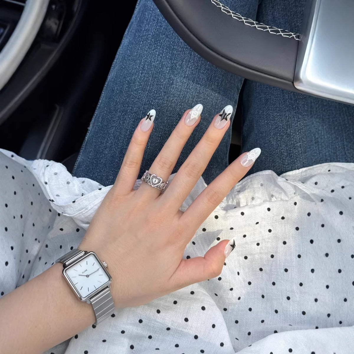 Künstlerisches Press-On Nagelkunst-Set mit Stern- und Blumenmuster