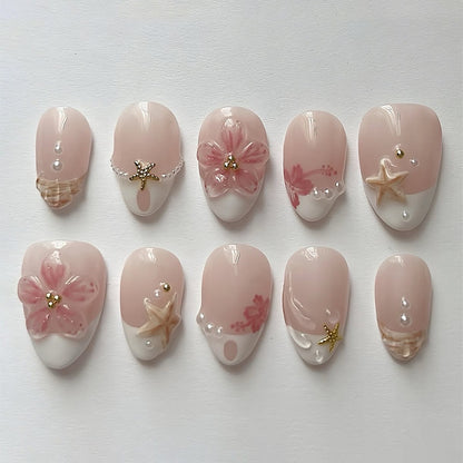 Kunstvolles Nagelset mit floralen Akzenten Brehn