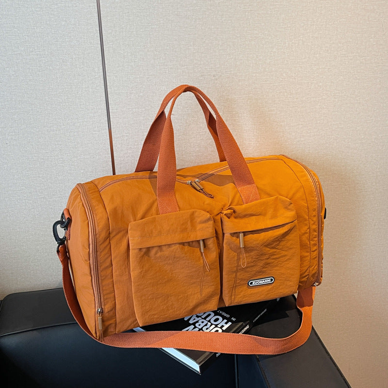 Sportliche Reisetasche Mit Mehreren Außenfächern Brehn