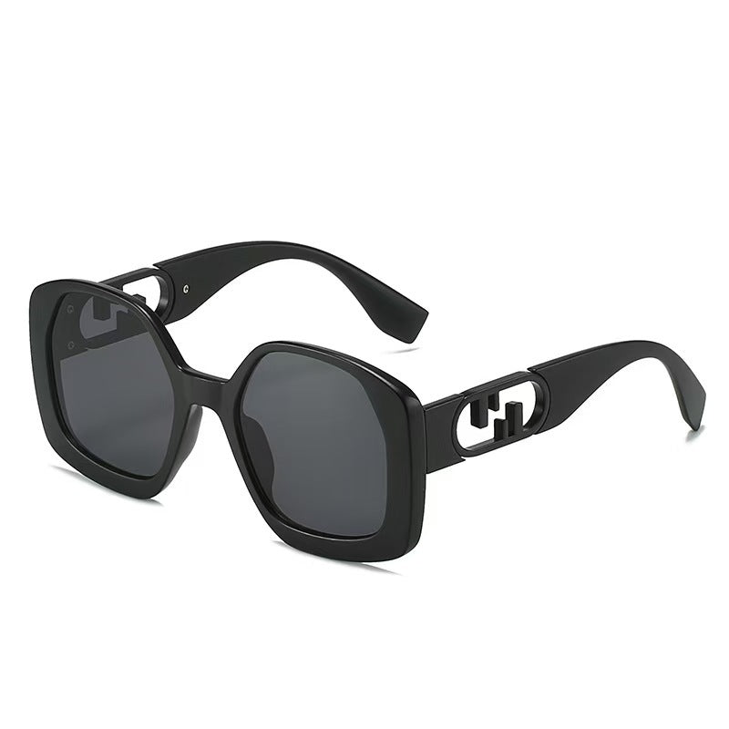 Damen oversized Sonnenbrille mit extravagantem geometrischen Rahmen und eleganten Akzenten Brehn