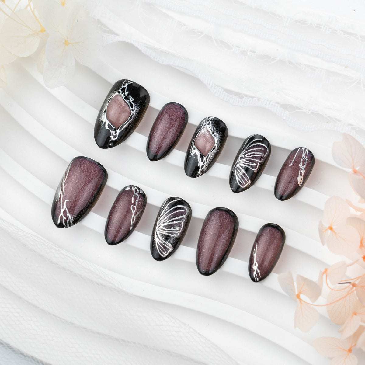 Dekorativer Stiletto Press-On Nagelset Brehn