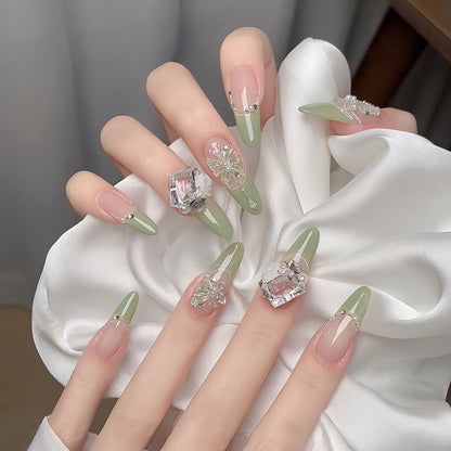 Stylische Press-On-Nageltips mit Leopardendesign Brehn