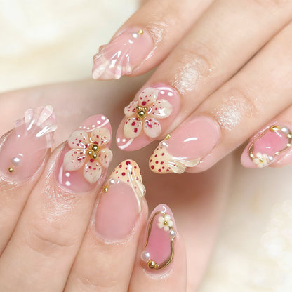 Kunstvolle 3D Nagelspitzen mit maritimem Design Brehn
