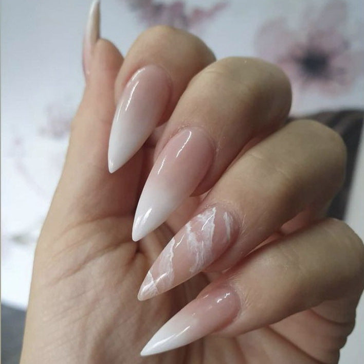 Elegante Stiletto Nagelkunstverlängerungen Brehn