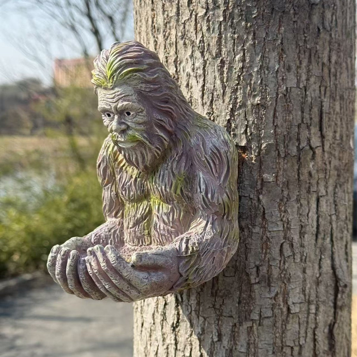 Dekorative Gartenfigur mit Vogelfutterspender Brehn