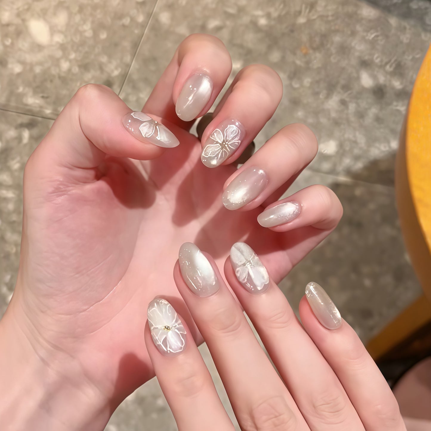 Kunstnägel mit Filigranem Blumendesign Brehn