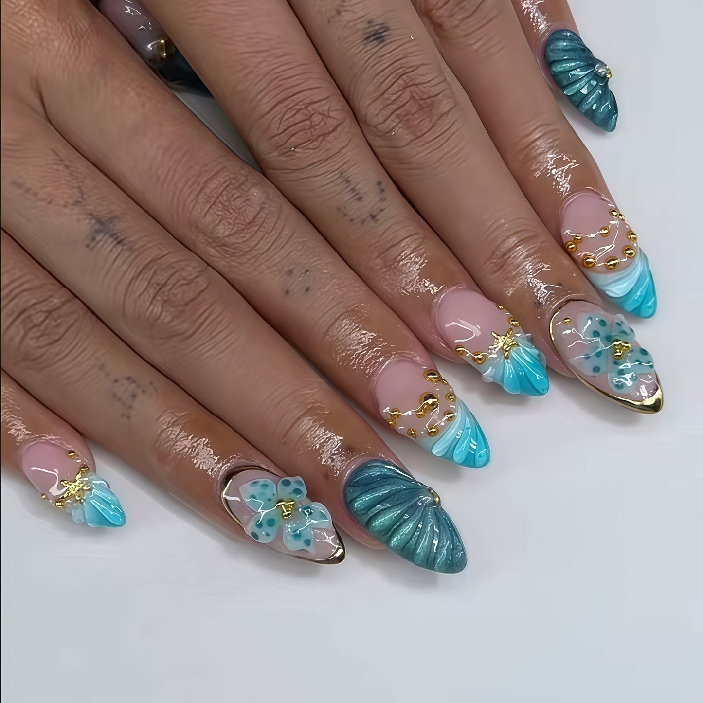 Künstlerische Gel-Nagelerweiterungen Brehn