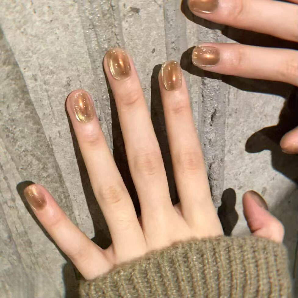 Hochwertige Kunstnägel mit Glanz-Finish Brehn