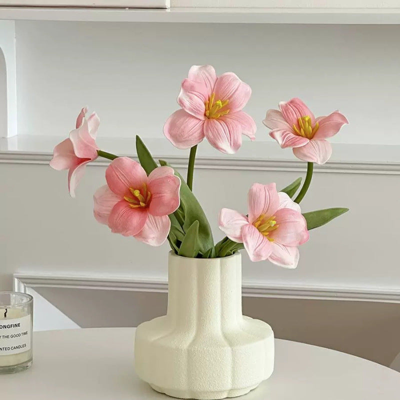 Lebensechter Gelber Blumenstrauß