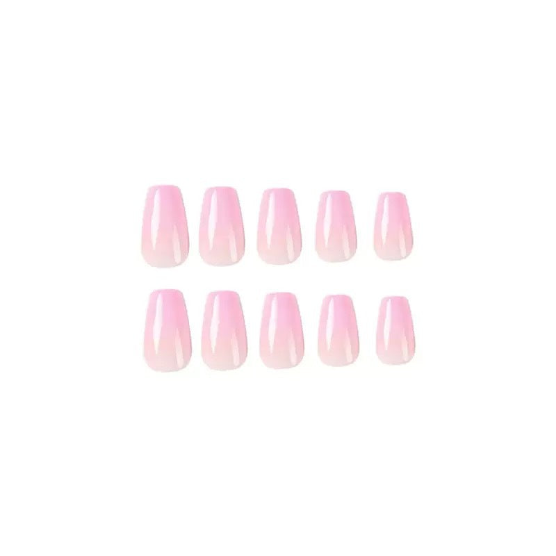 Kunstnagelset mit eleganten Farbverlauf und modernem Design Brehn