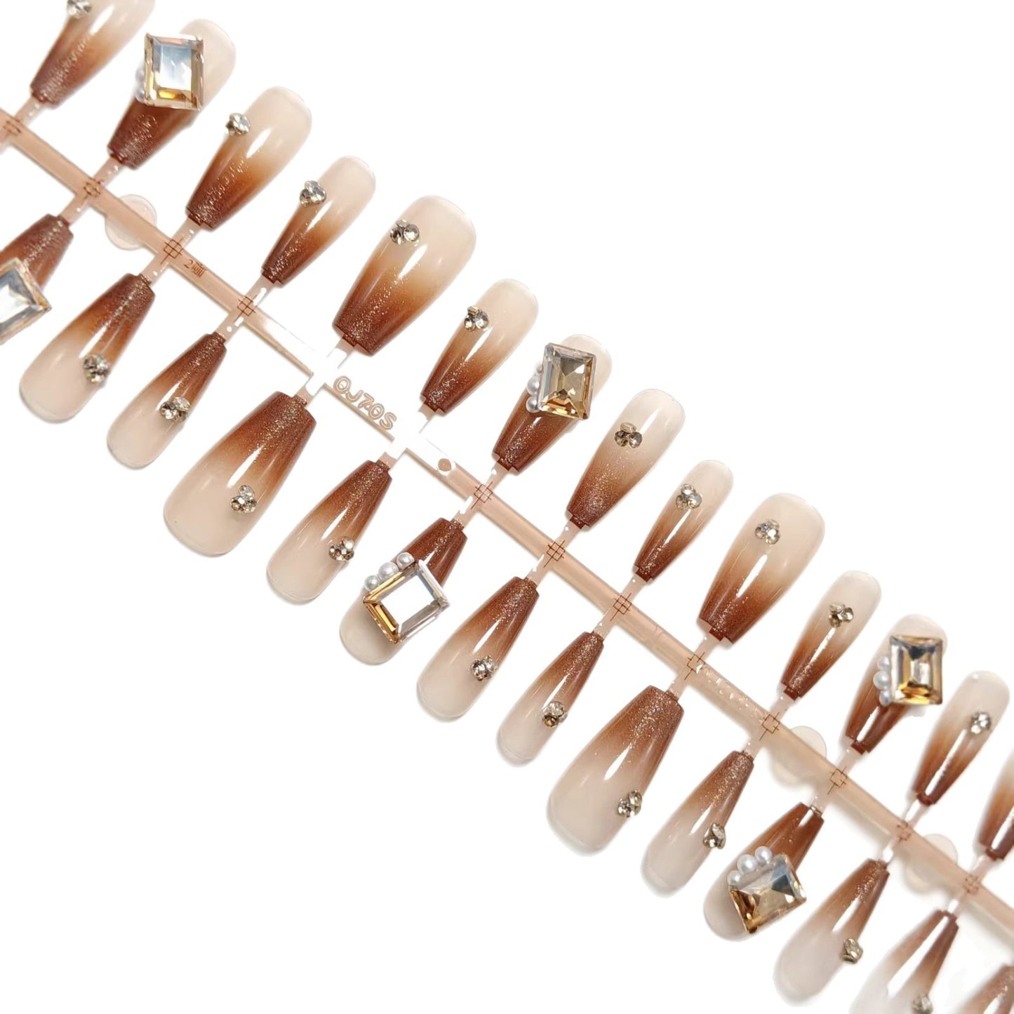 Kunstnägel mit Glitzer- und Ombre-Effekt Brehn