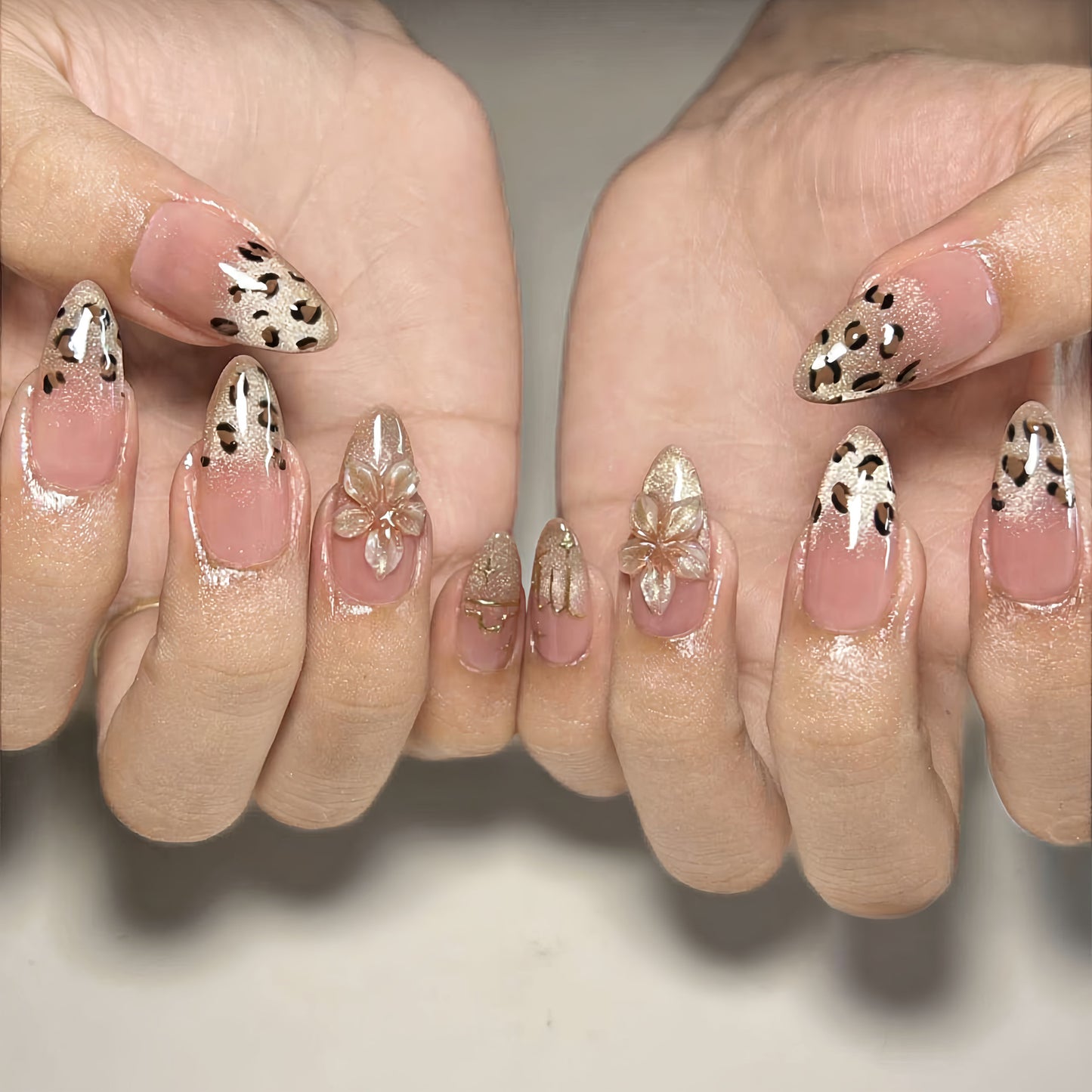 Stylisches florales und Leopardenmuster Press-On Nagelset Brehn