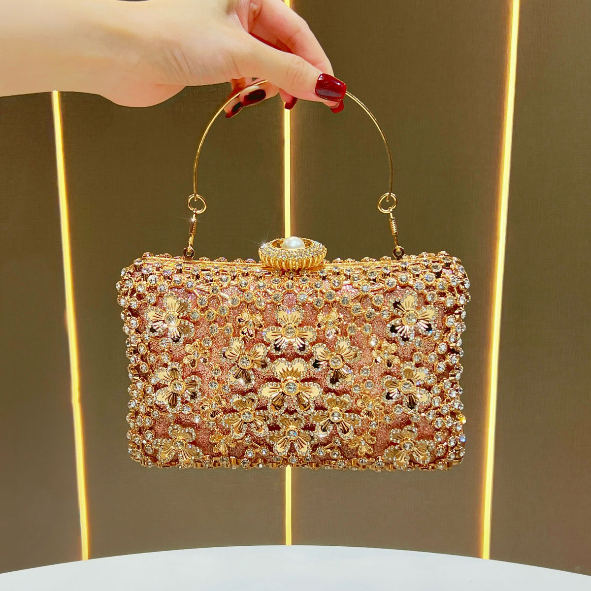 Floral Applikation Abend Clutch