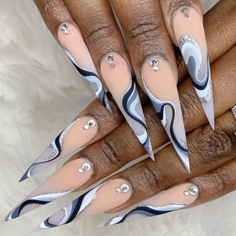 Professionelle Kunstnägel mit eleganten Designs Brehn