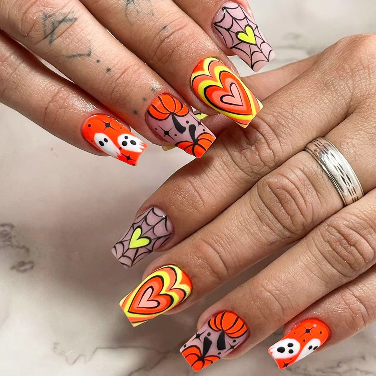Kunstnagelset mit kreativen Herbstmotiven Brehn