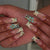 Dekoratives Langes Press-On Nageldesign Brehn