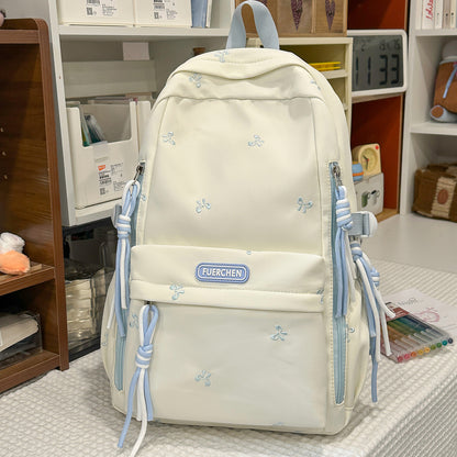 Stylischer Multi-Taschen Rucksack mit pelzigem Schlüsselanhänger Brehn