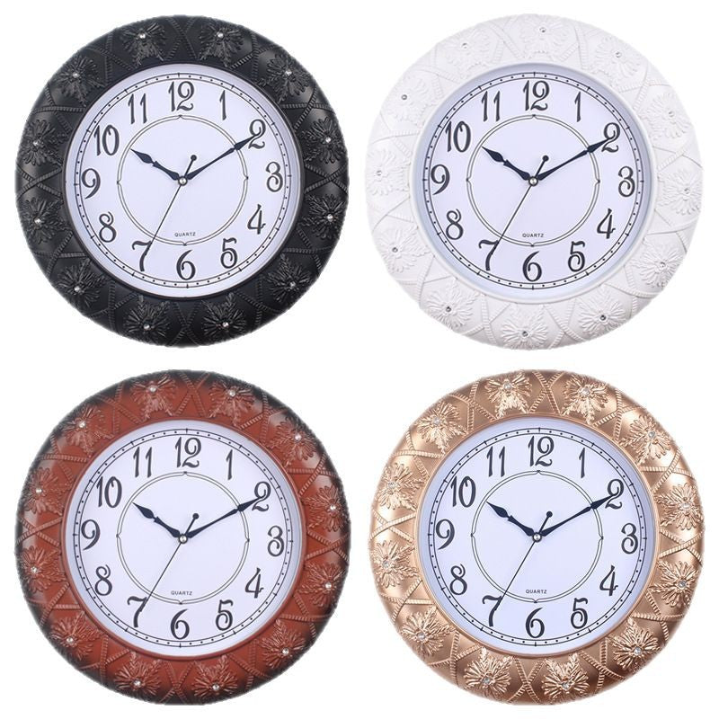 Elegante Wanduhr mit Filigranem Blumendesign Brehn