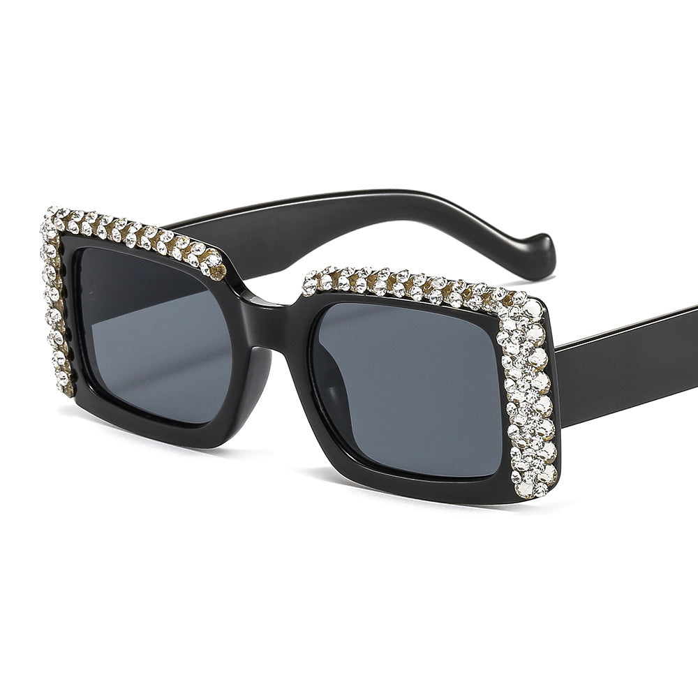 Damen Glamouröse quadratische Sonnenbrille mit funkelndem Kristallrahmen Brehn