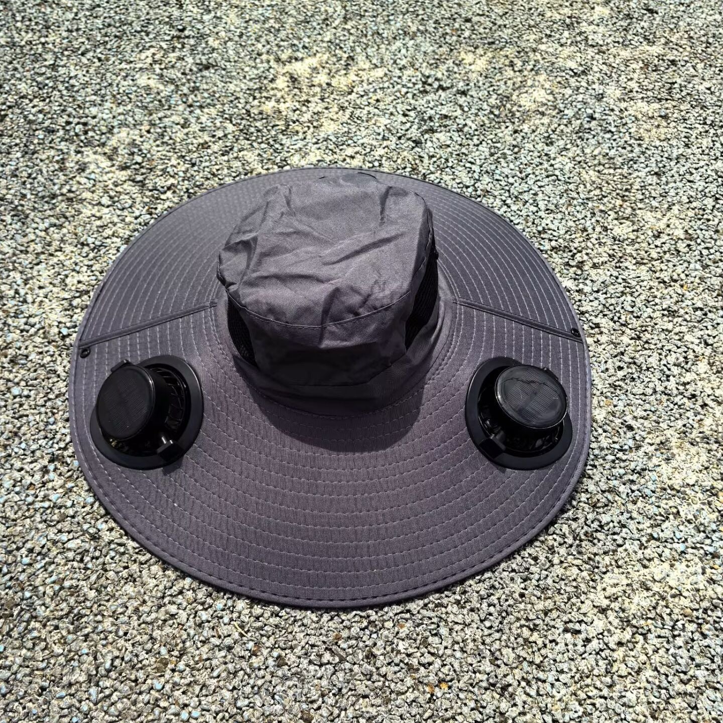 luftgekühlter Sonnenhut mit abnehmbaren USB-Ventilatoren und breitem Nackenschutz Brehn