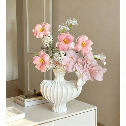 Elegante Blumenvasenarrangement für die Innenraumgestaltung