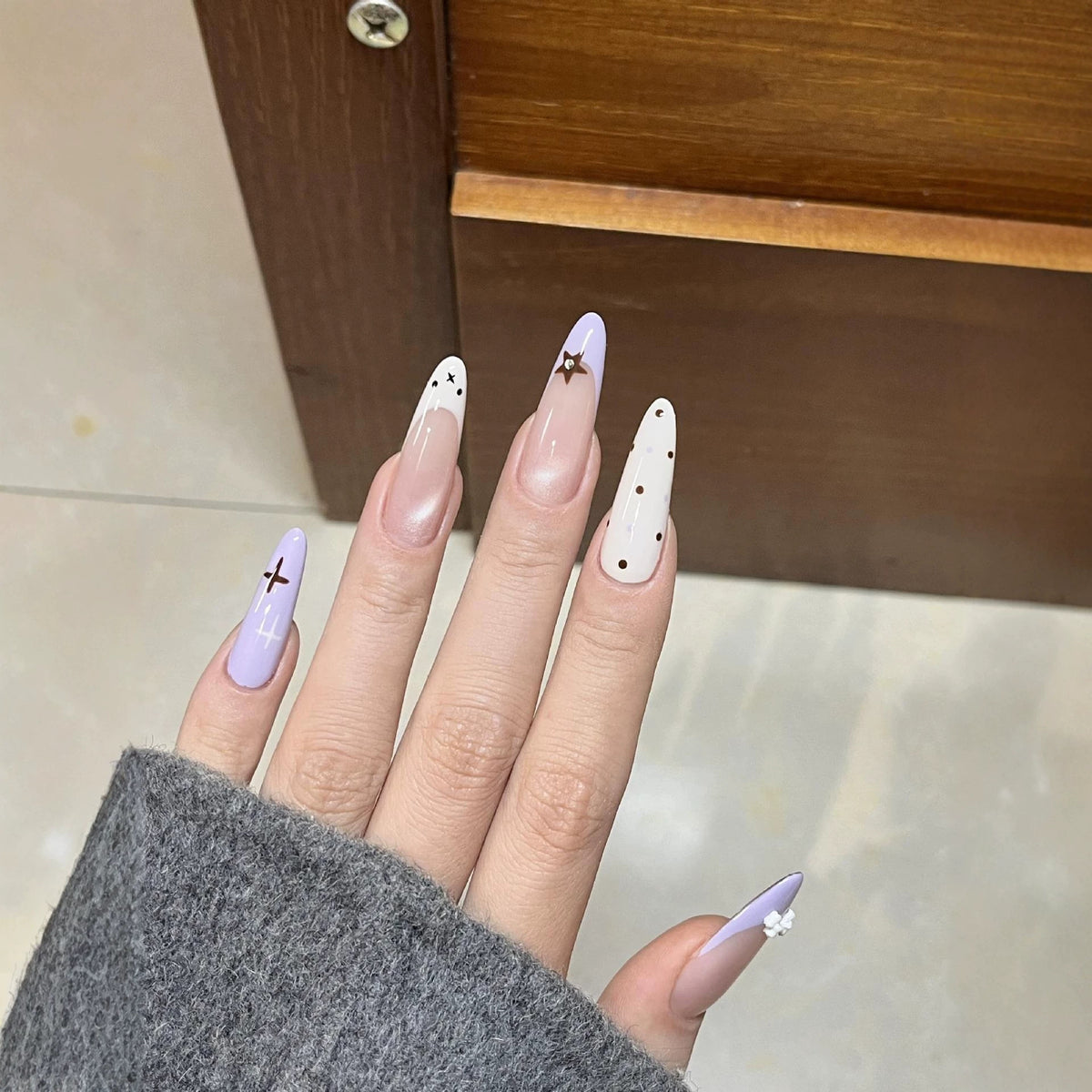 Kreative dekorative Nageltips