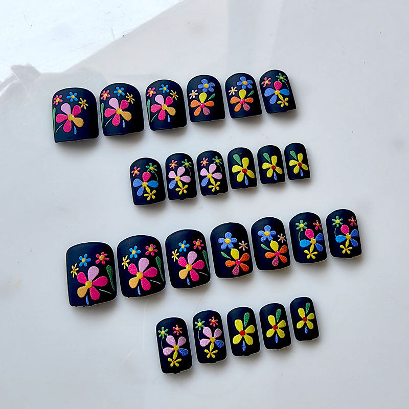 Kunstfingernägel mit Buntem Blumenmuster Brehn