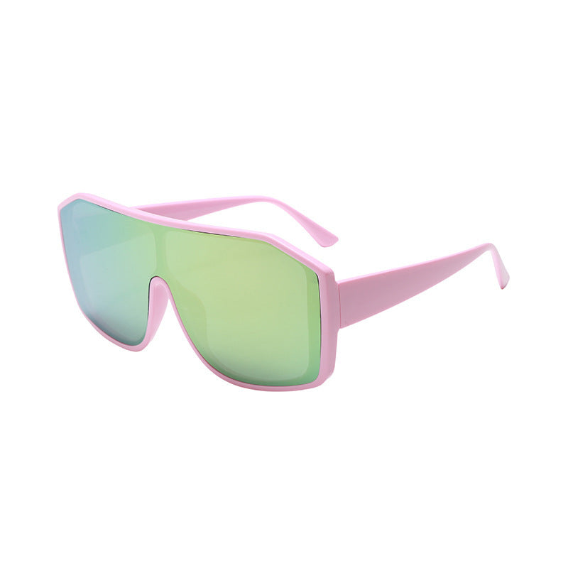 Damen Oversized Sonnenbrille mit robustem Rahmen und stylischem Design Brehn